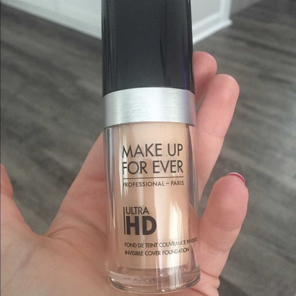 Make Up Forever Ultra HD Foundation in shade Y215